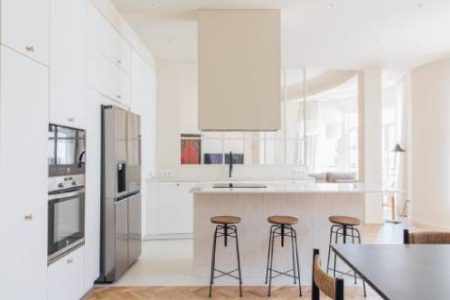 BACON-STUDIO-87-550x350